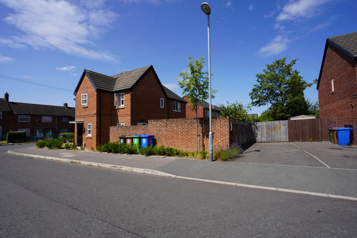 Scott Hetherington Way, Middleton, M24