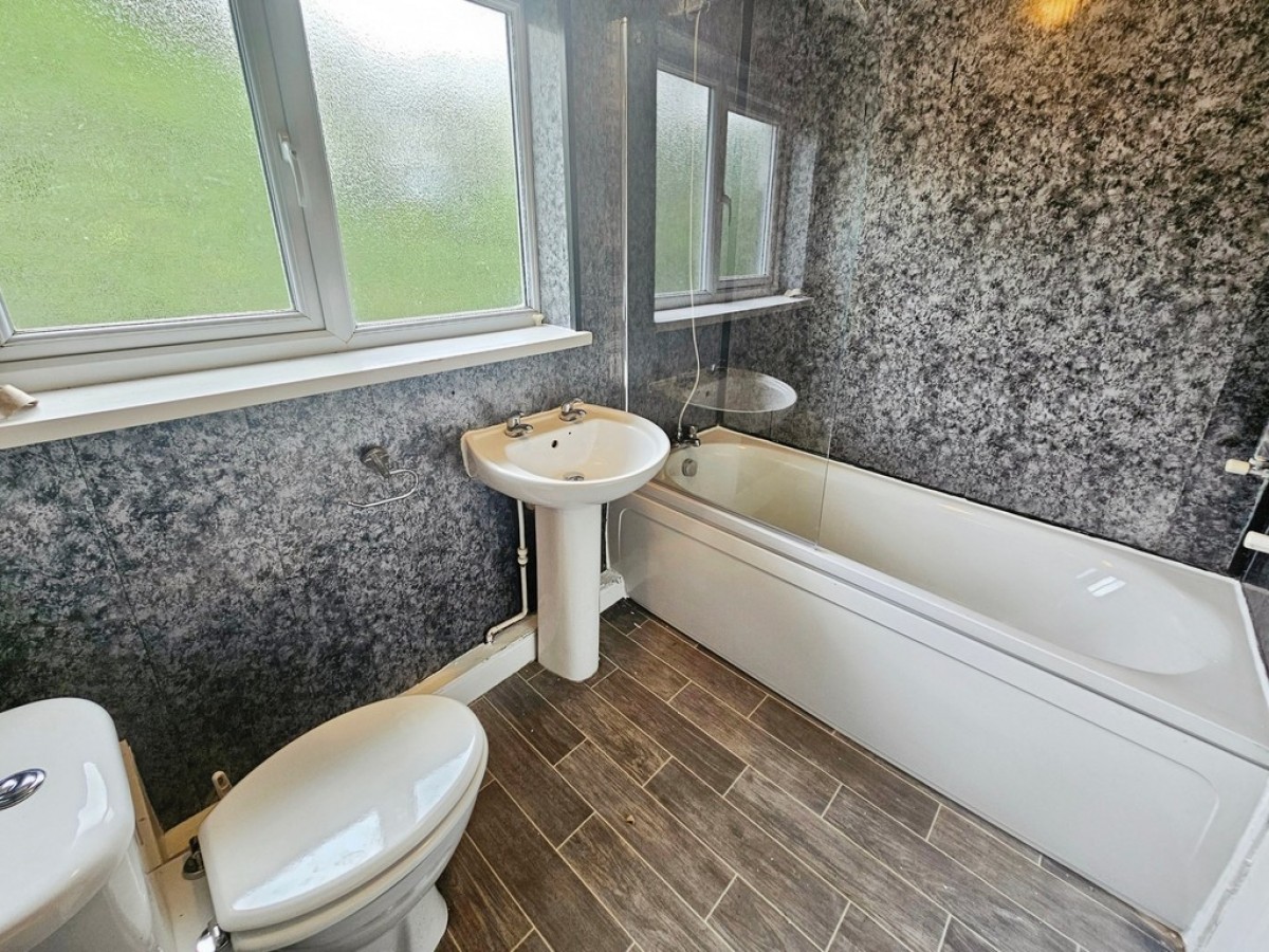 Rowantree Drive, Idle