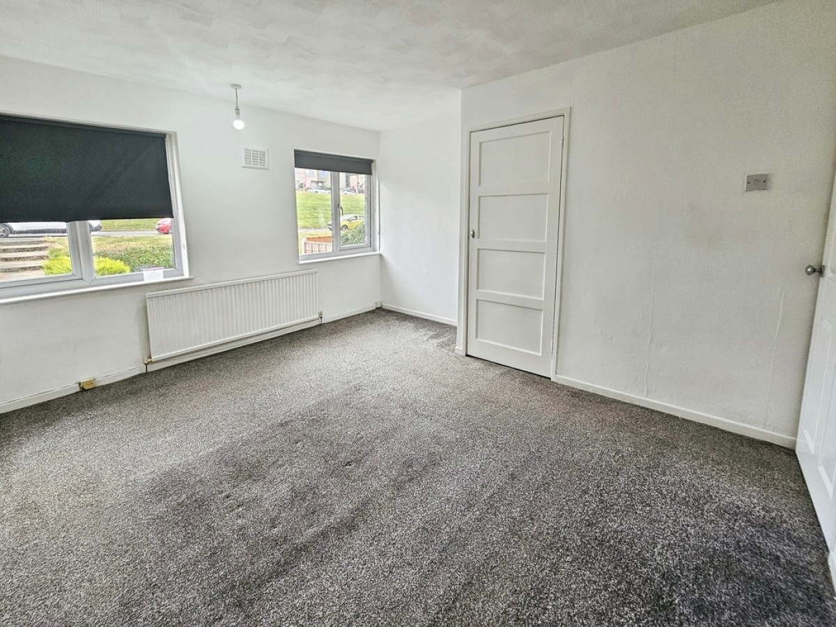 Rowantree Drive, Idle