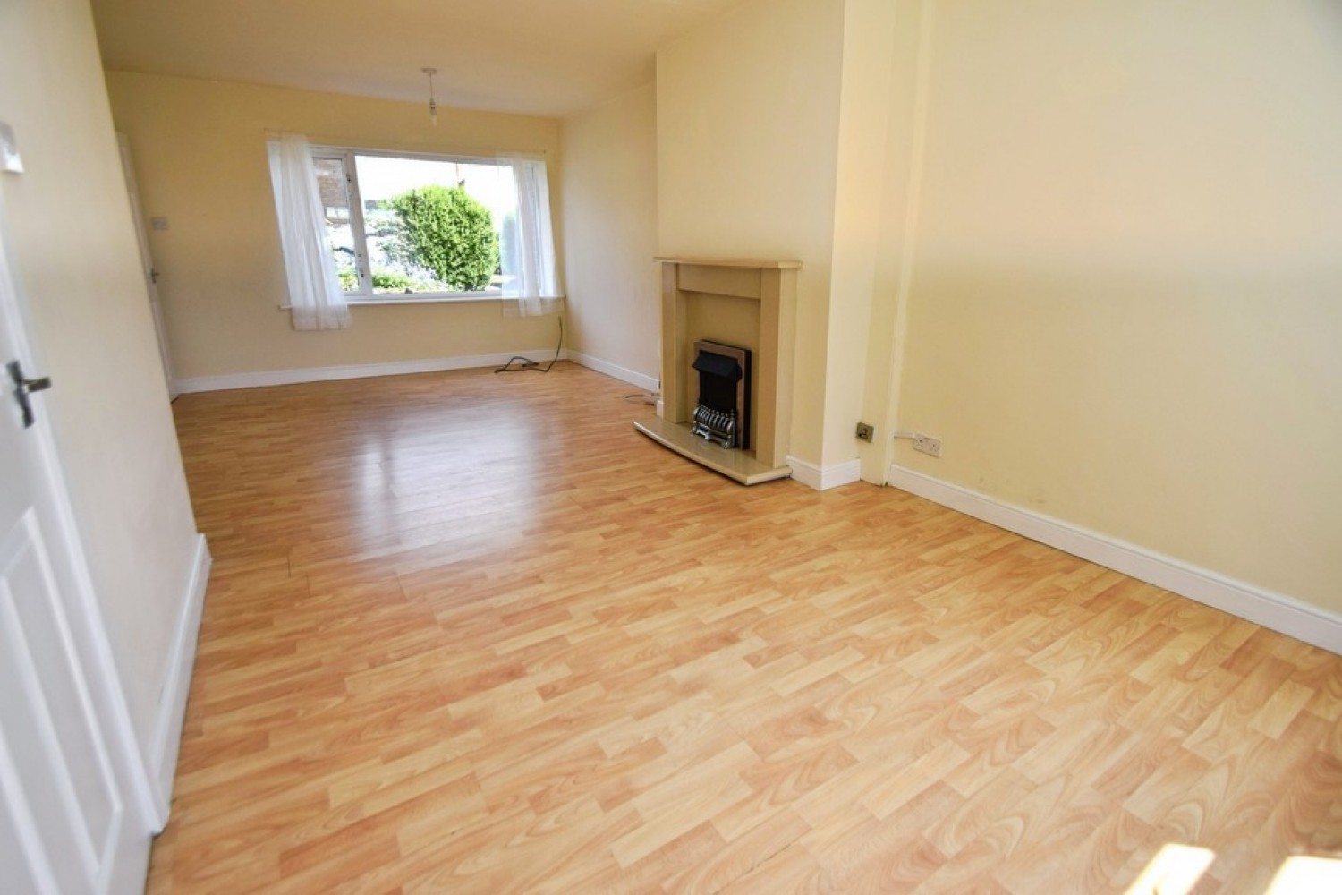 3 bedroom House for Letting Whiteways, Bradford