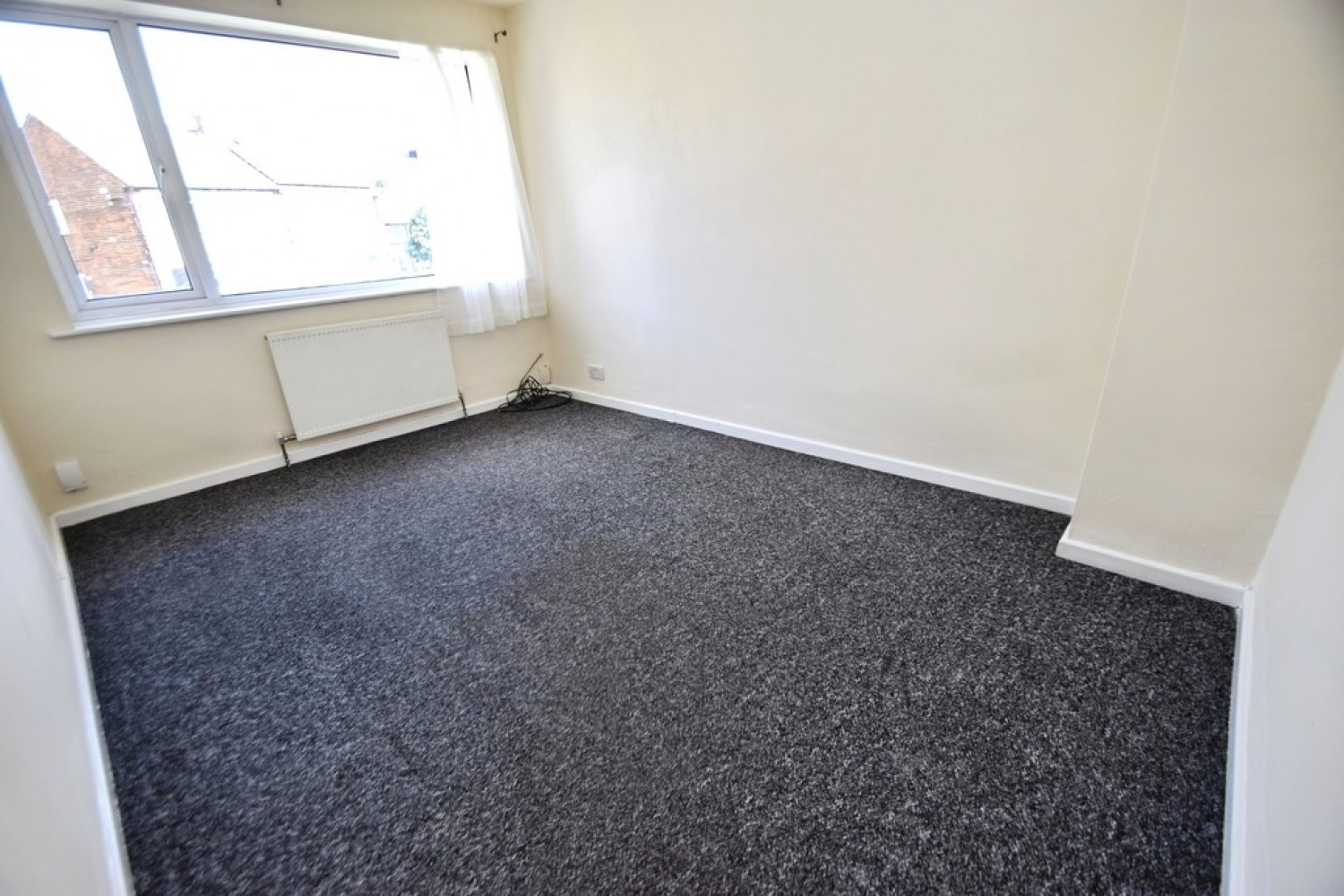 3 bedroom House for Letting Whiteways, Bradford