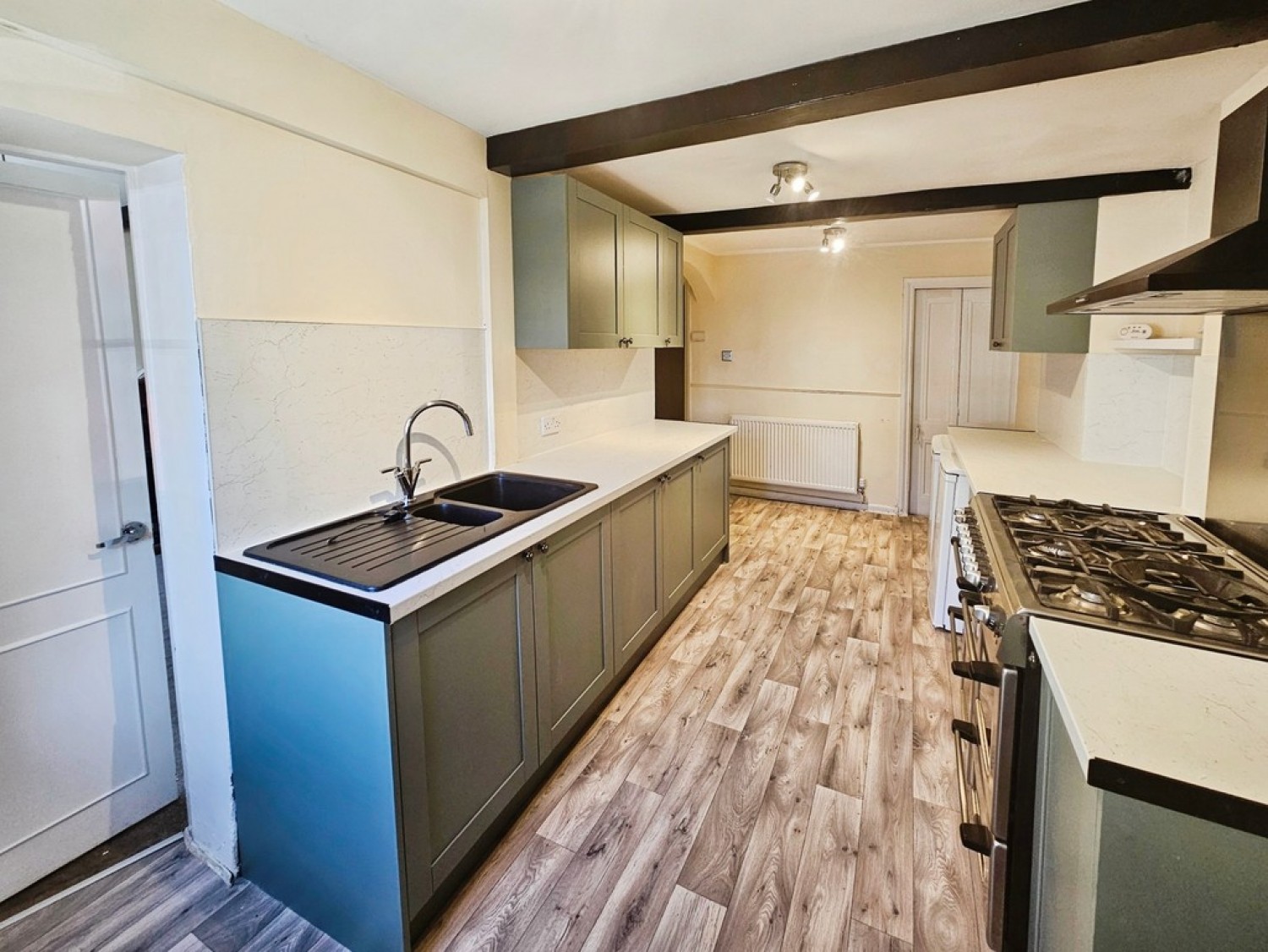 3 bedroom House for Letting North Fold, Idle, Bradford