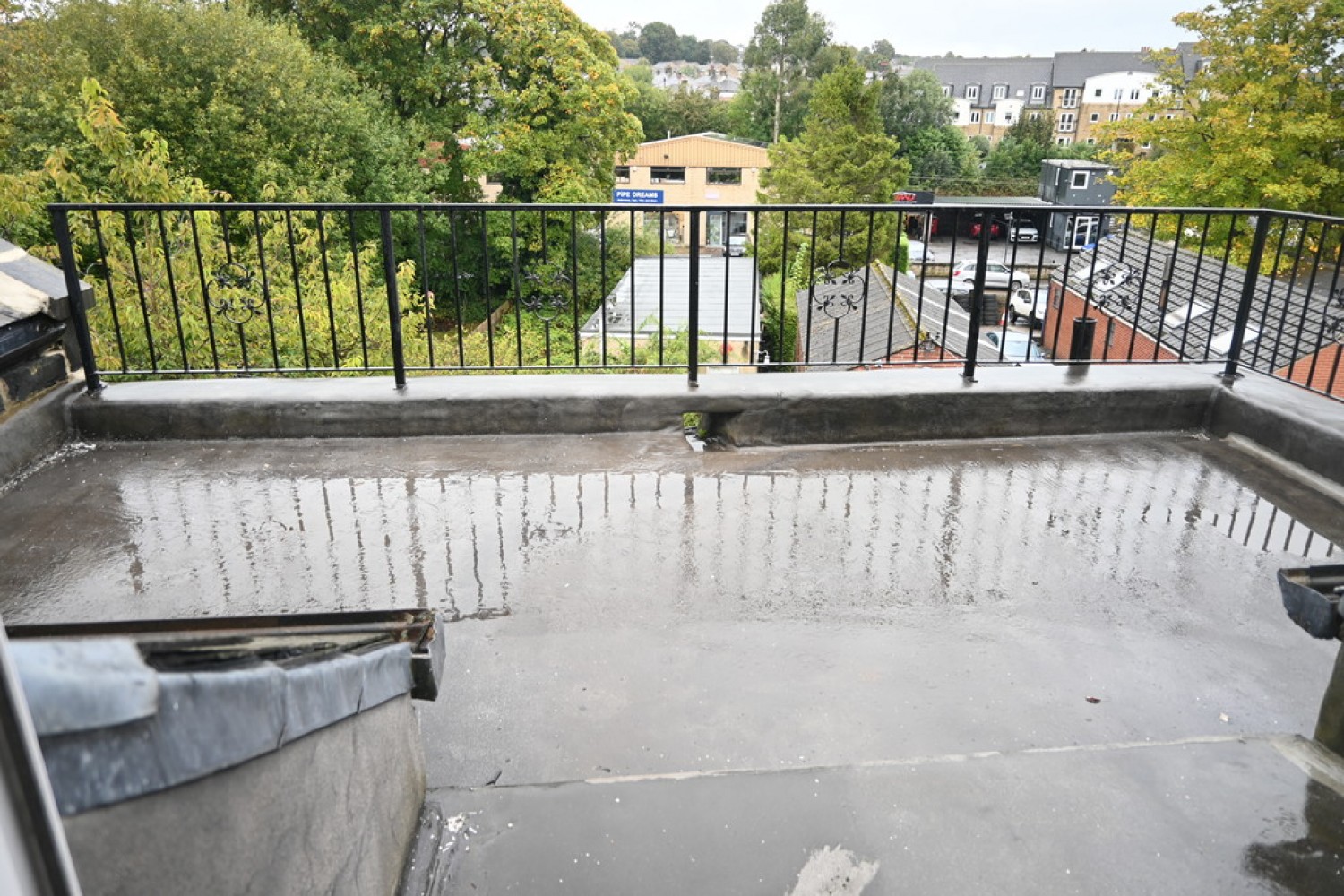 2 bedroom Flat in Otley Road, Guiseley