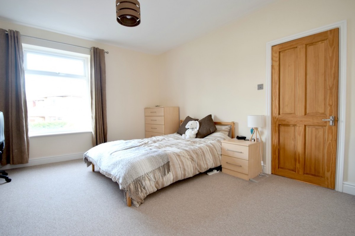 Grove Avenue , Leeds