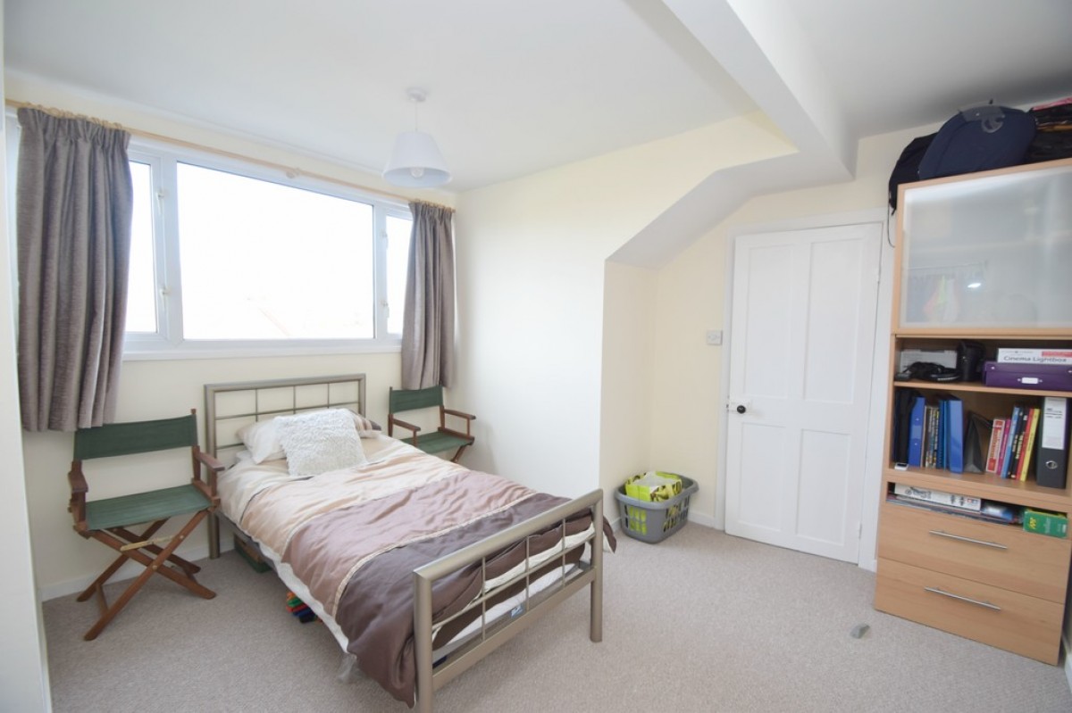 Grove Avenue , Leeds