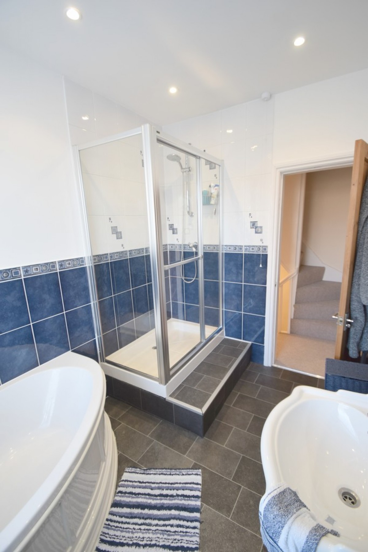 Grove Avenue , Leeds