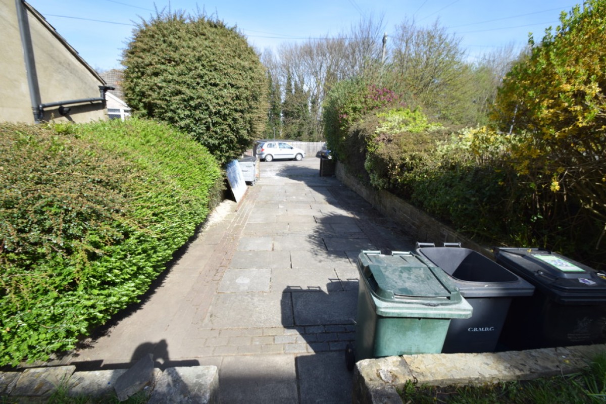 Leeds Road, Thackley