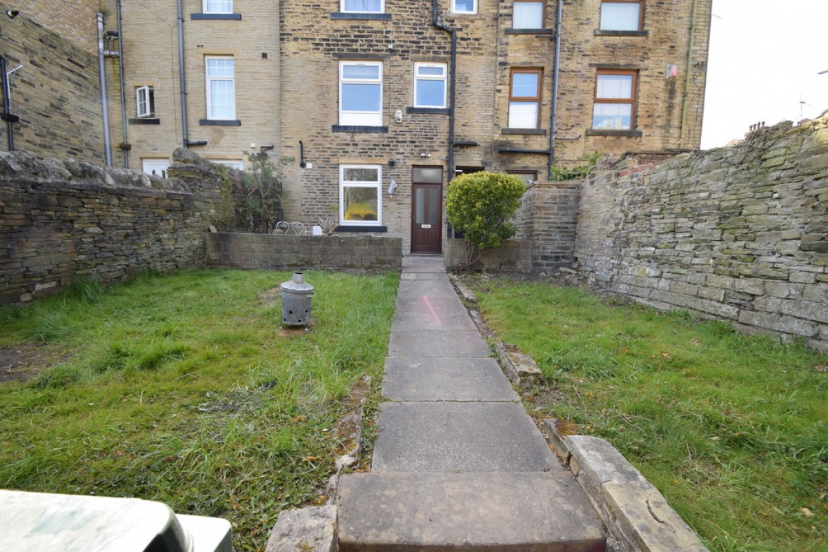Leeds Road, Thackley