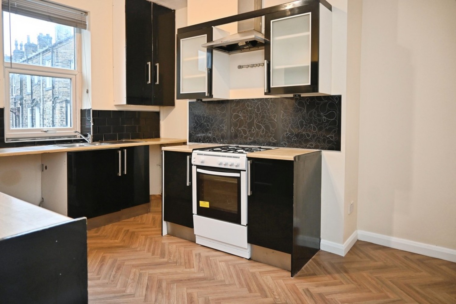 3 bedroom House in Bradford Road, Keighley