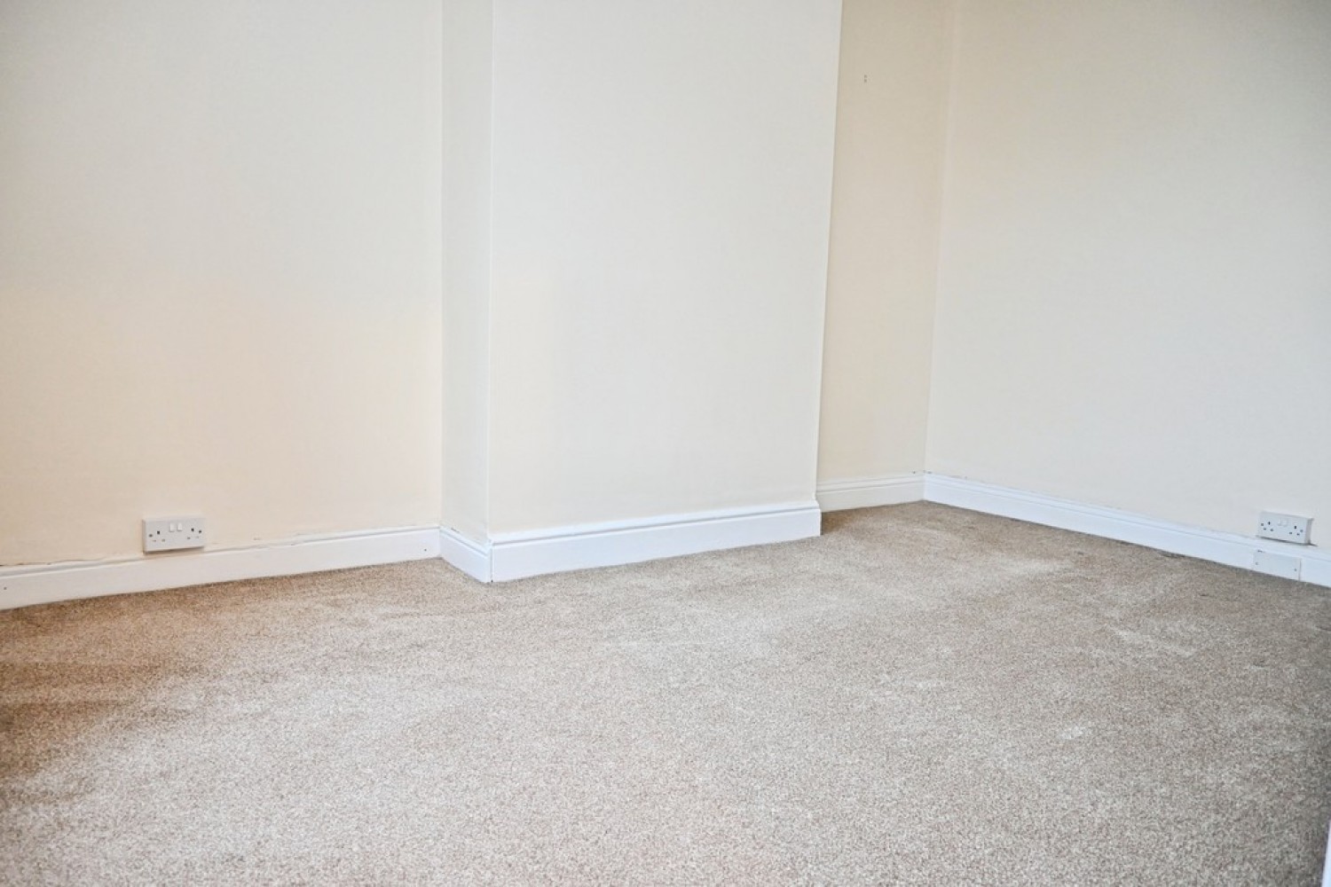 3 bedroom House in Bradford Road, Keighley