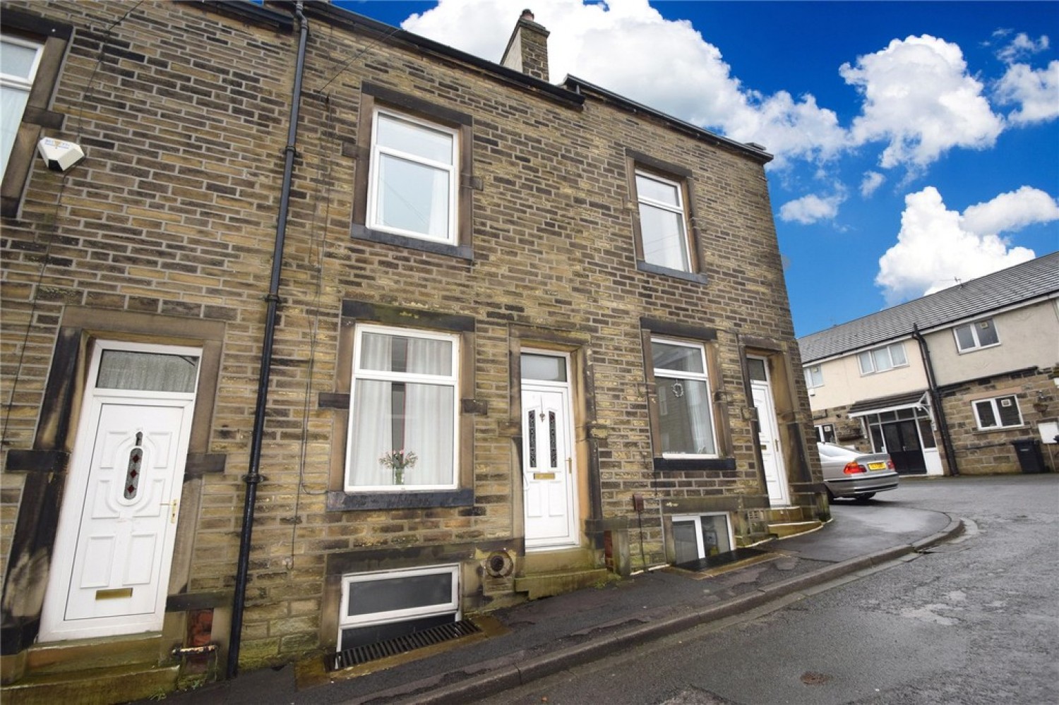 Cecil Street, Cross Roads