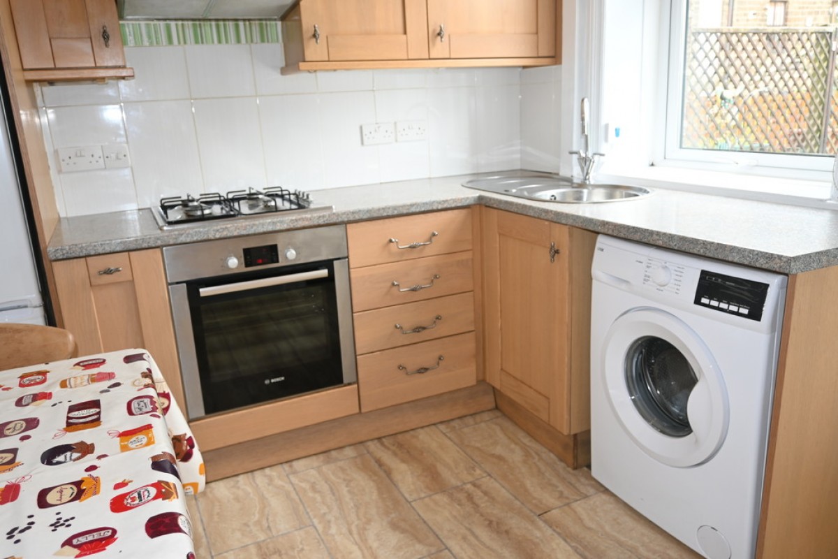 Cecil Street, Cross Roads