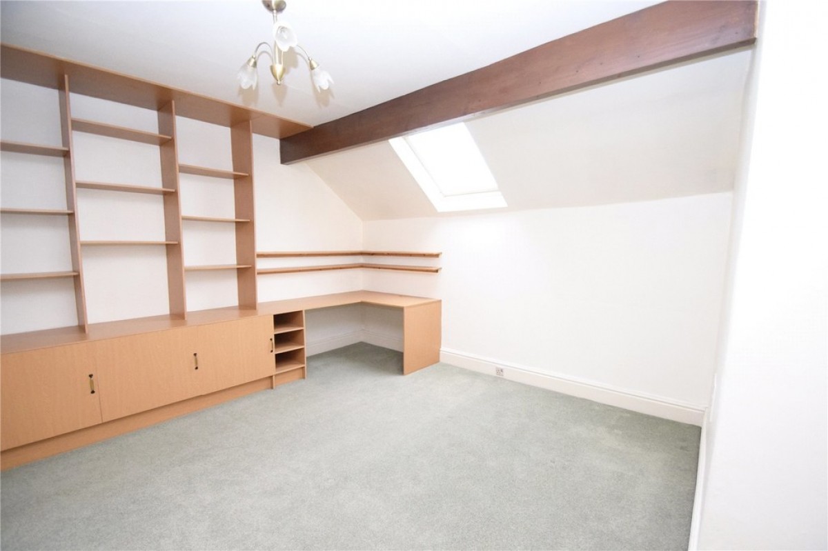 Cecil Street, Cross Roads