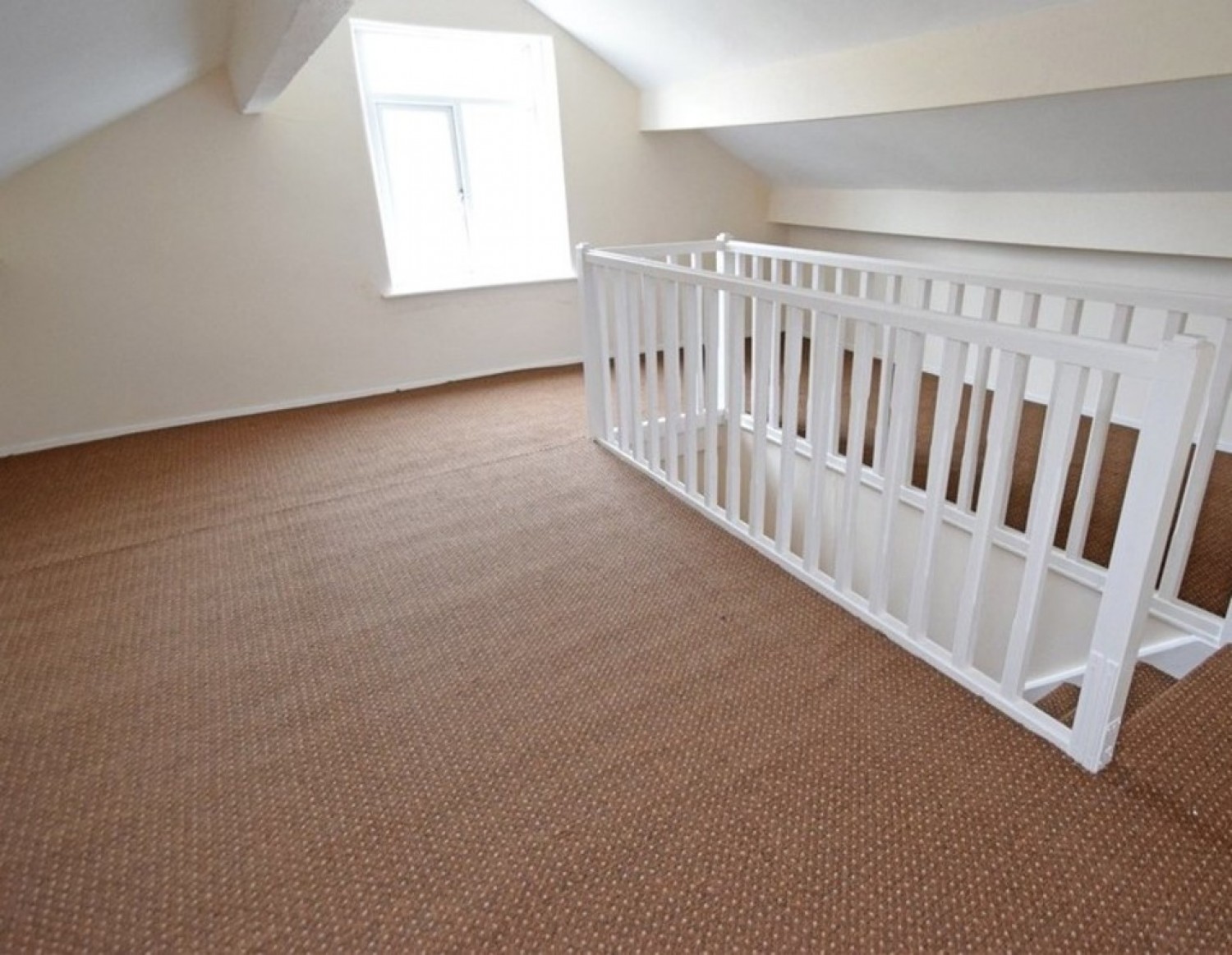 2 bedroom House in Main Street, Wilsden