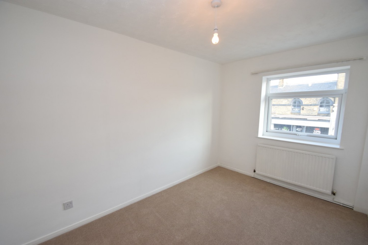 2 bedroom Flat for Letting Oastler Road, Shipley