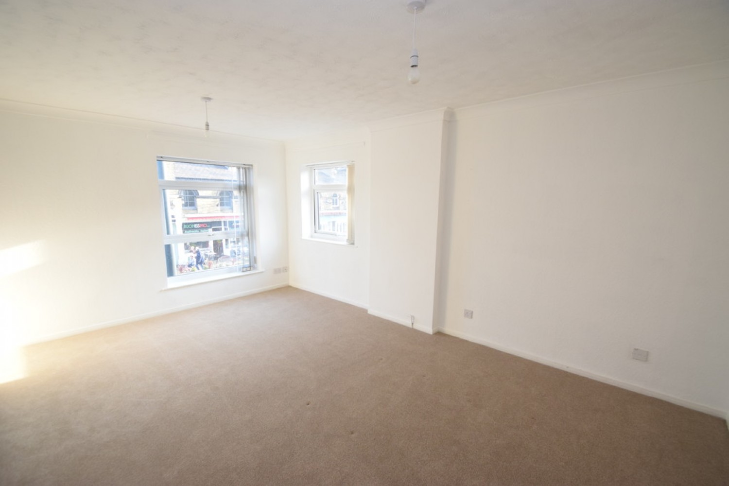 2 bedroom Flat for Letting Oastler Road, Shipley