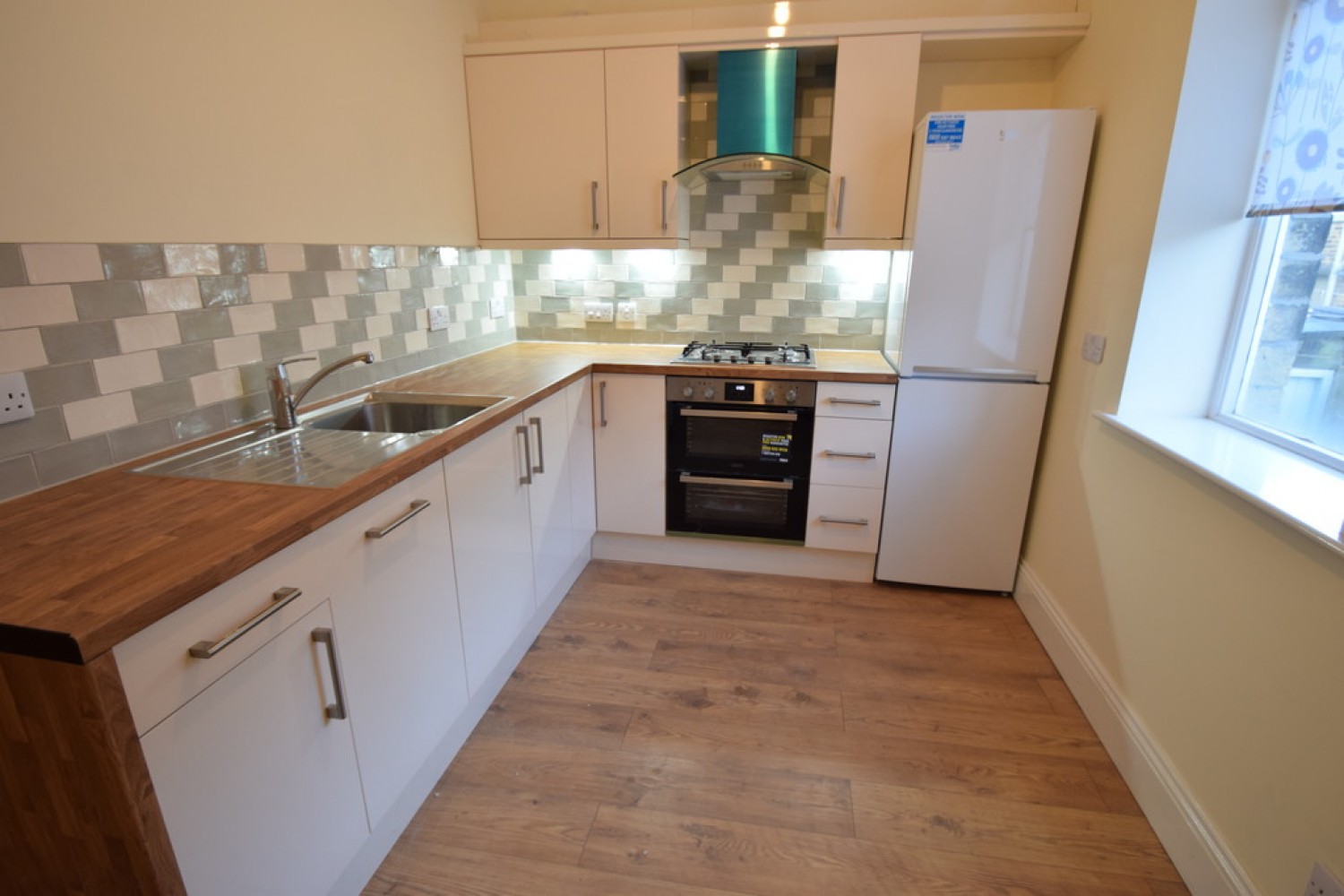 2 bedroom House for Letting Lockwood Street, Saltaire, Shipley