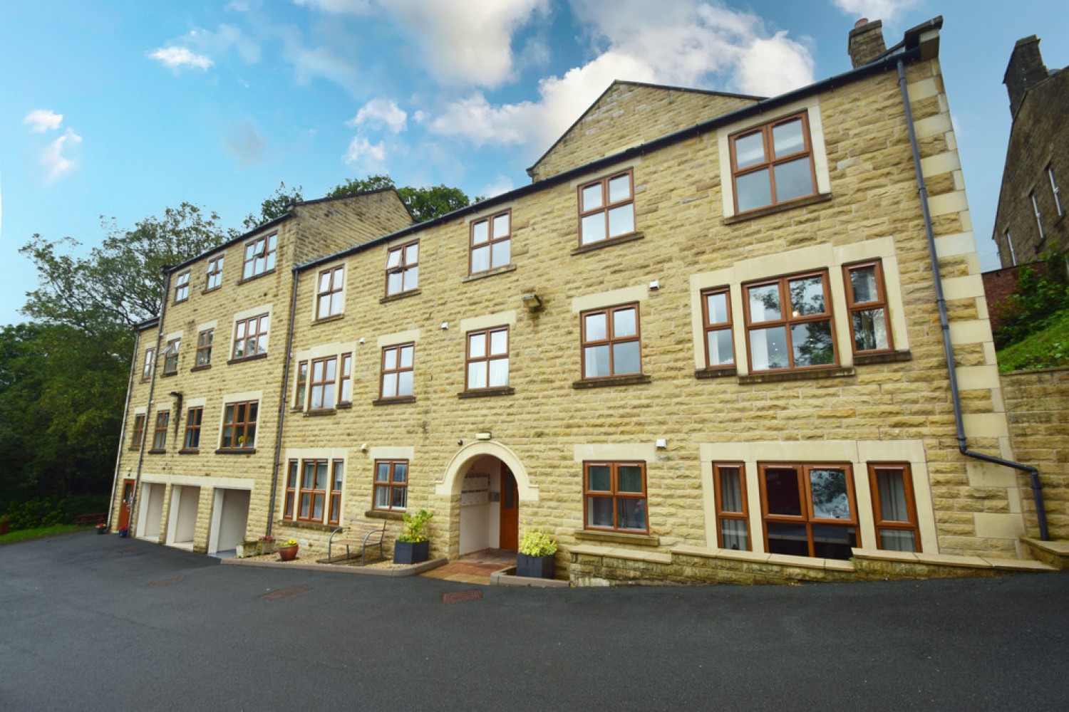 Applegarth Gardens, Riddlesden, Bradford