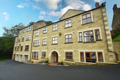 Applegarth Gardens, Riddlesden, Bradford