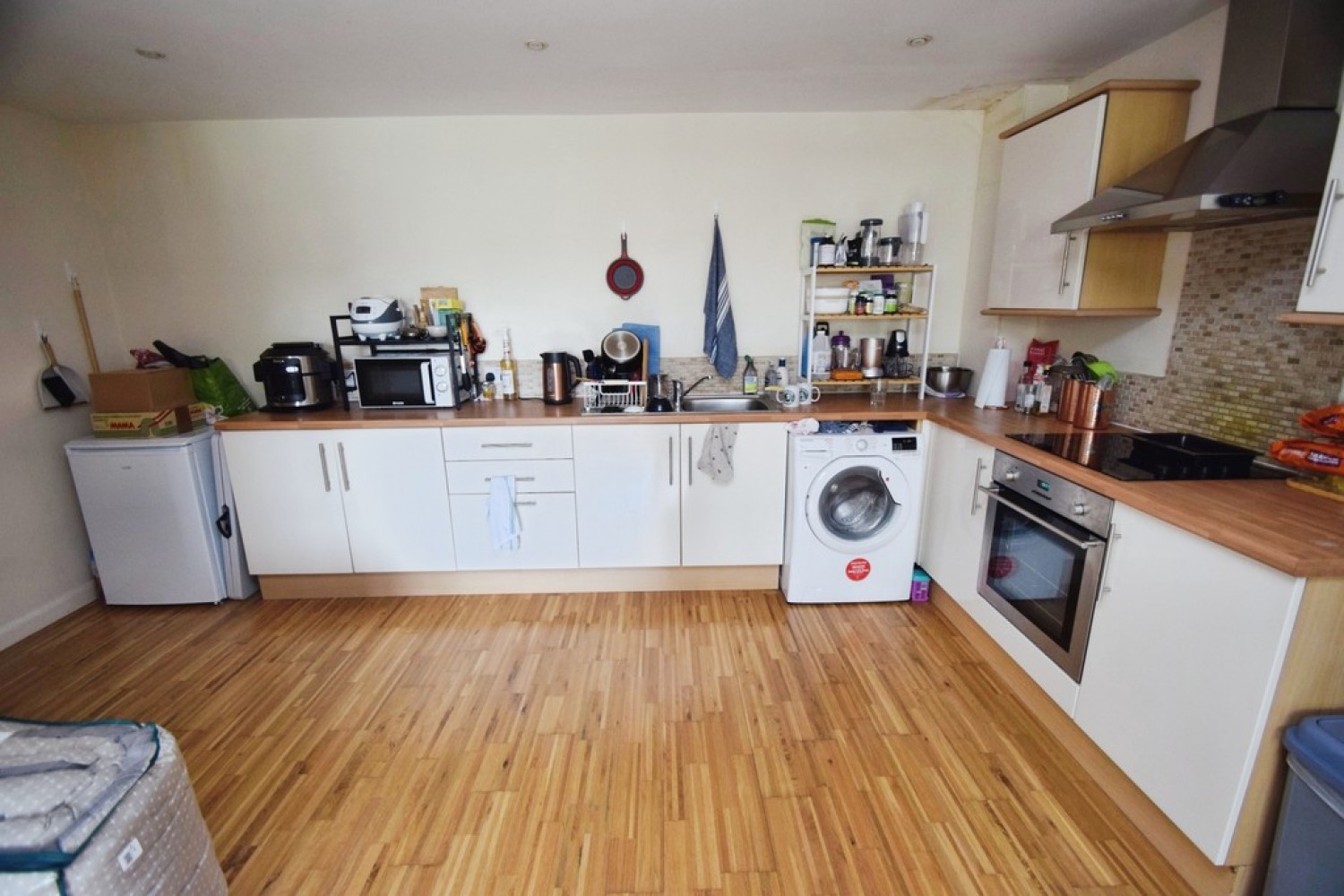 2 bedroom Flat for Sale Shipley, Bradford, West Yorkshire