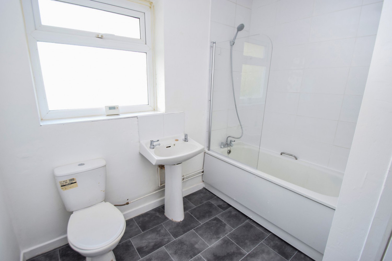 2 bedroom House for Letting Guard House Avenue, Keighley