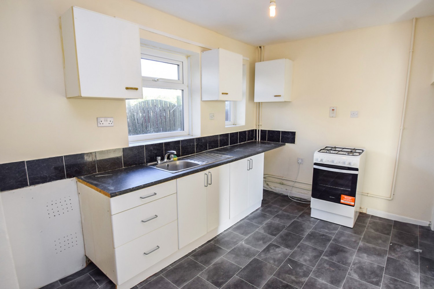 2 bedroom House for Letting Guard House Avenue, Keighley