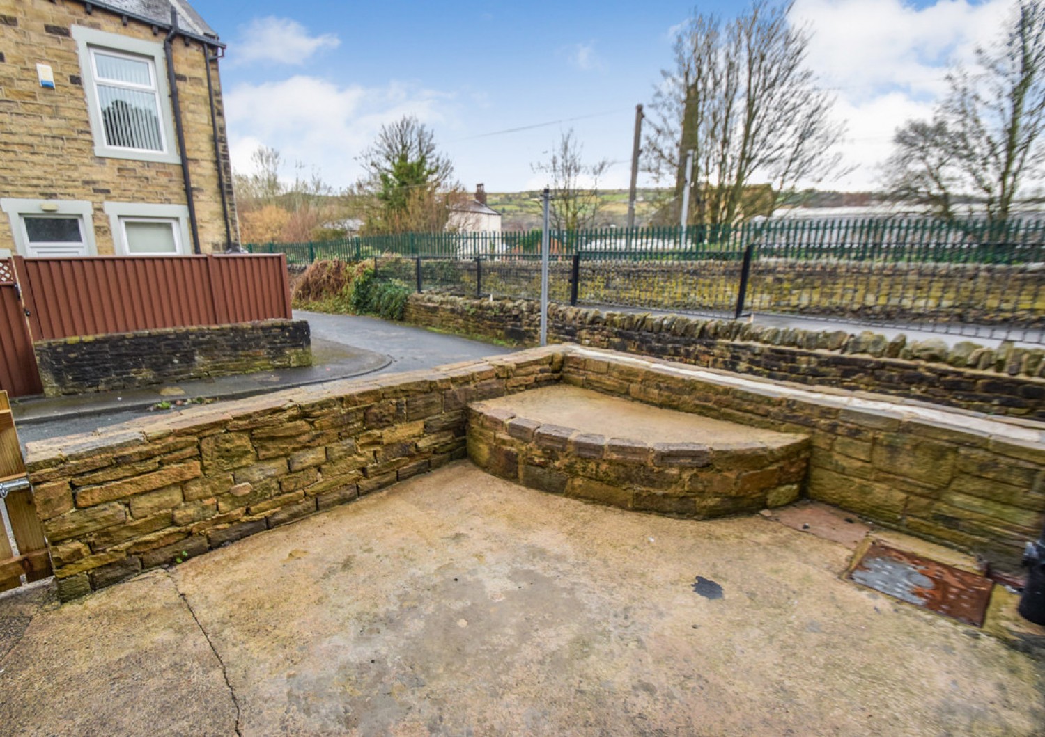 3 bedroom House for Letting Clock View Street, Keighley