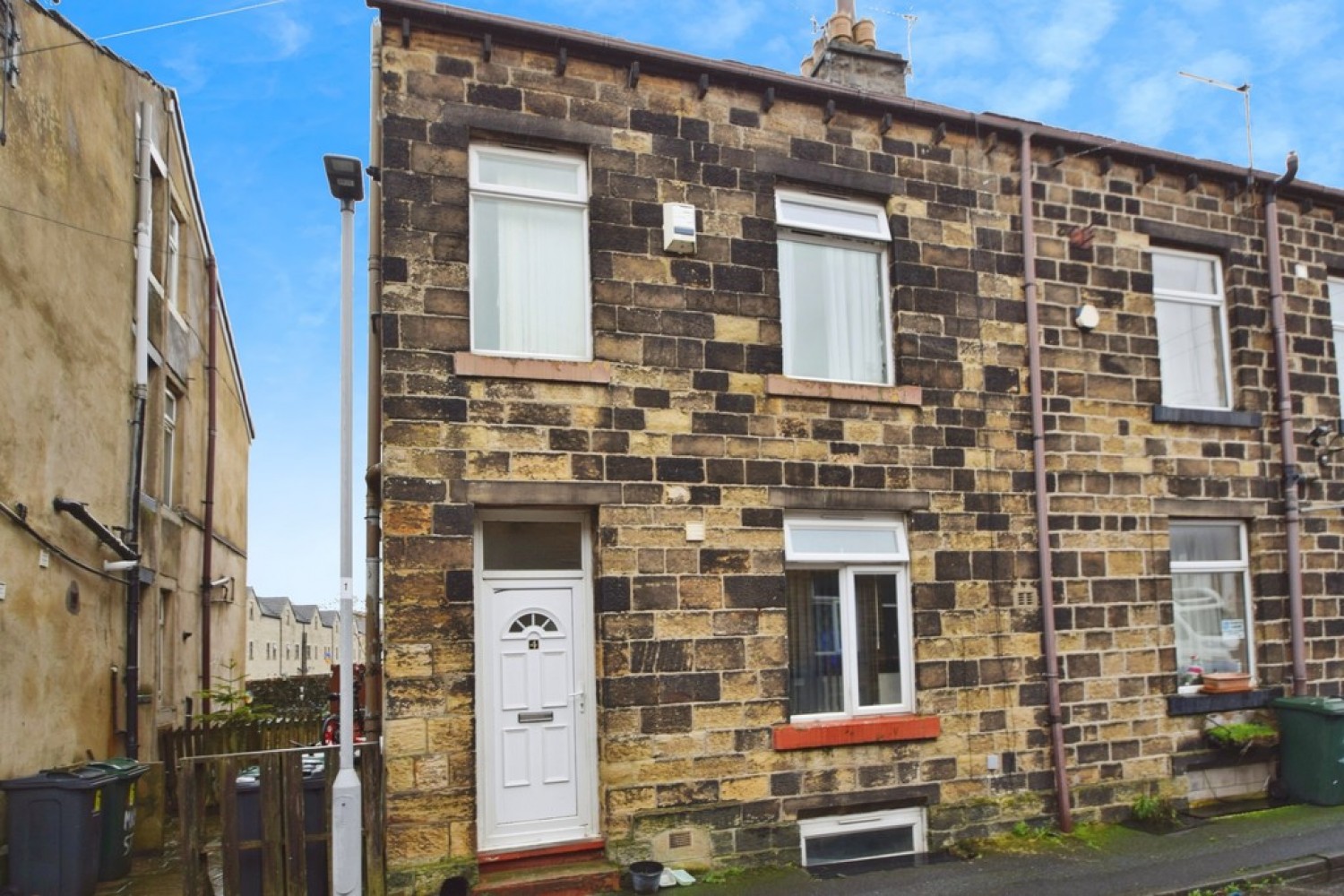 2 bedroom House for Auction Off Lawkholme Lane, Keighley, West Yorkshire