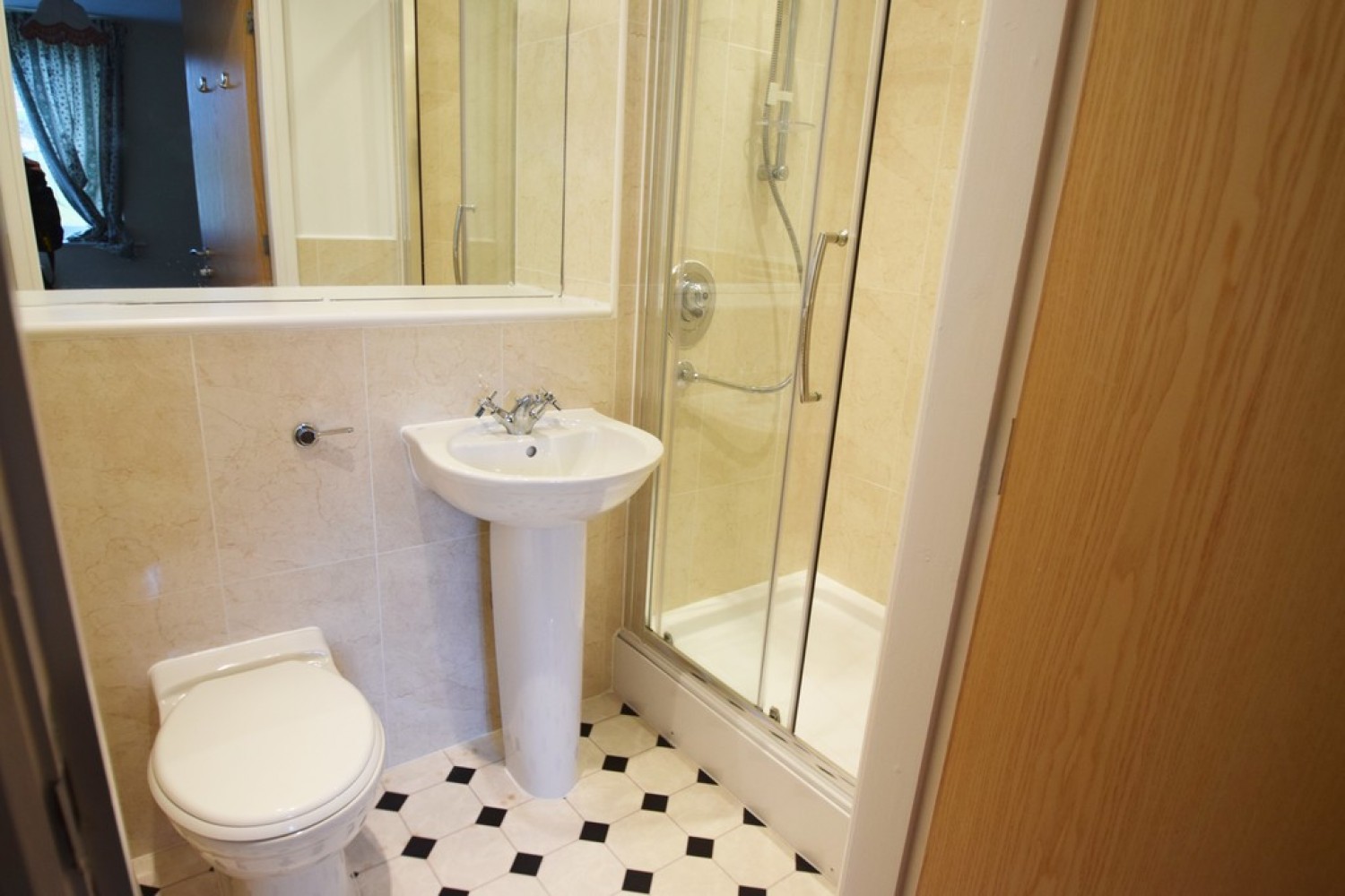 2 bedroom Flat for Letting Sandy Lane, Bradford, West Yorkshire