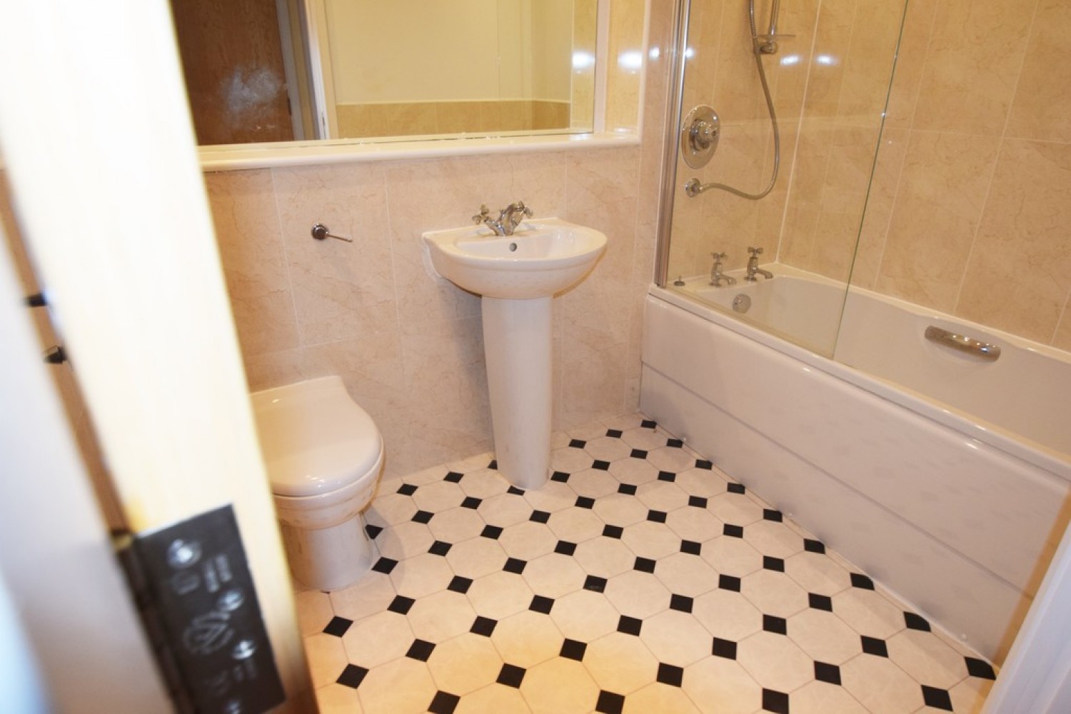 2 bedroom Flat for Letting Sandy Lane, Bradford, West Yorkshire