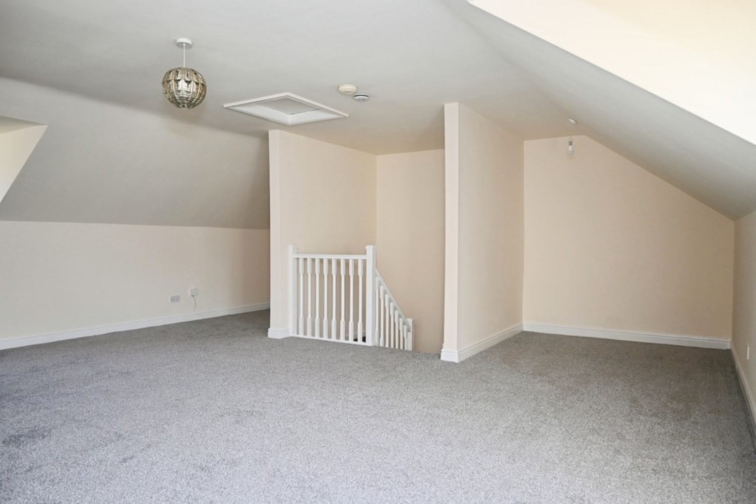Burnsdale Avenue, Ollerton Avenue