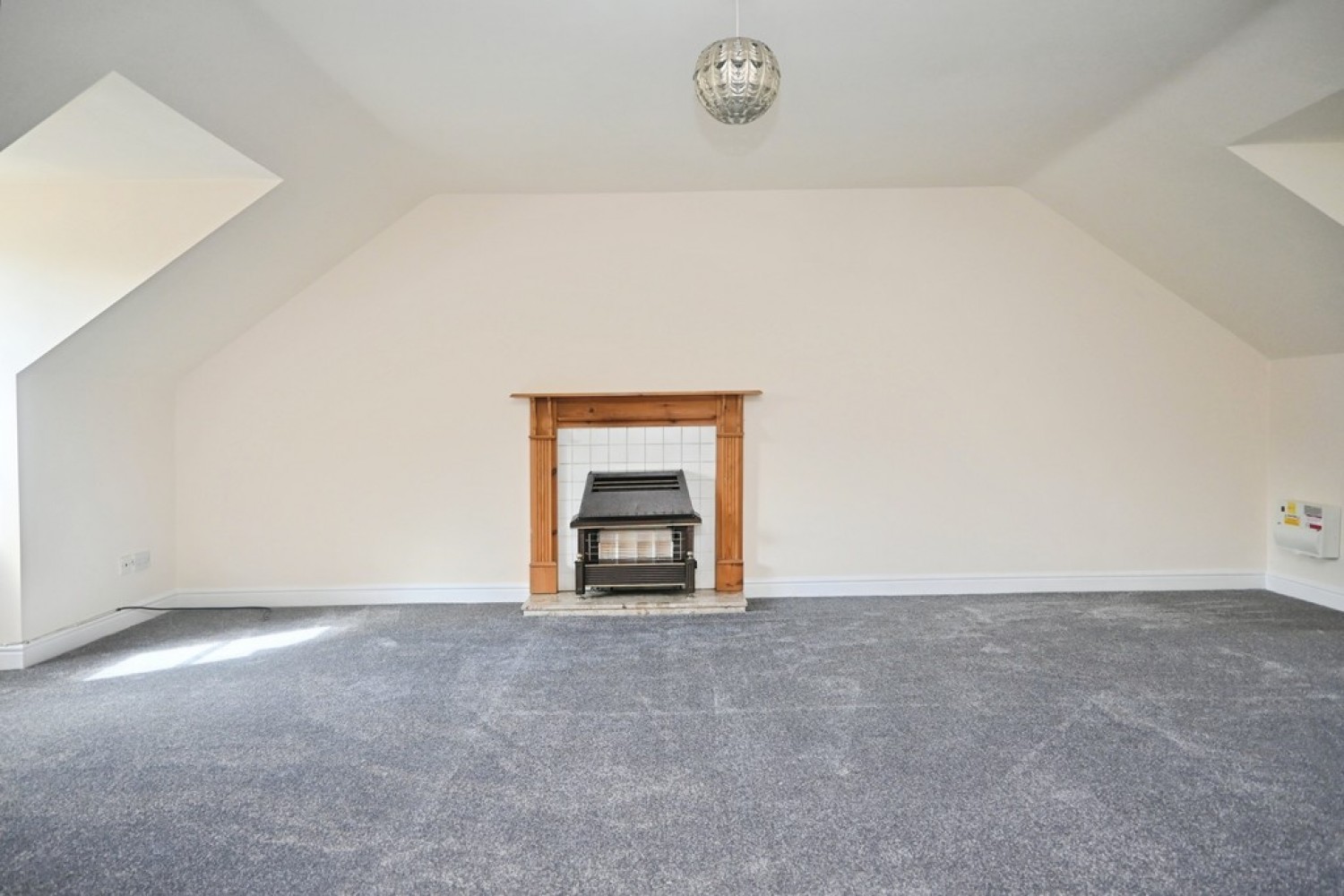 Burnsdale Avenue, Ollerton Avenue