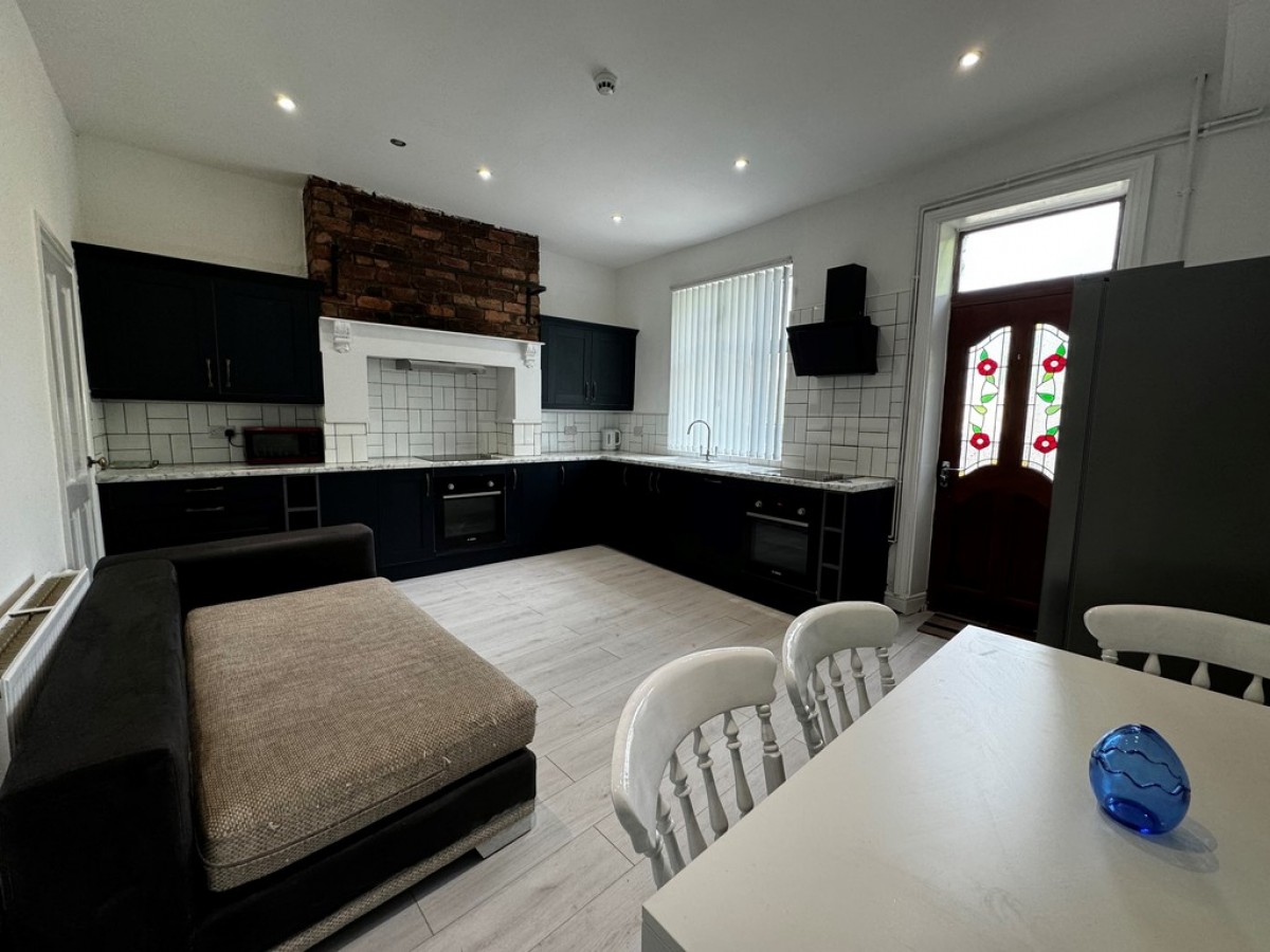 Carr Lane, Shipley