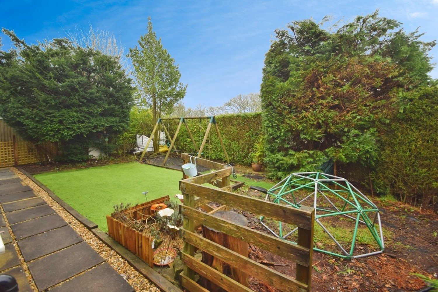 3 bedroom House in Halifax Road, Keighley, West Yorkshire