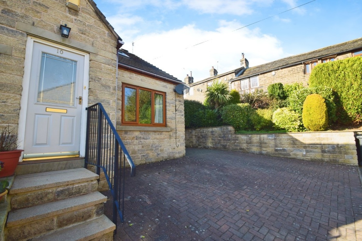 10 Millbeck Drive, Harden