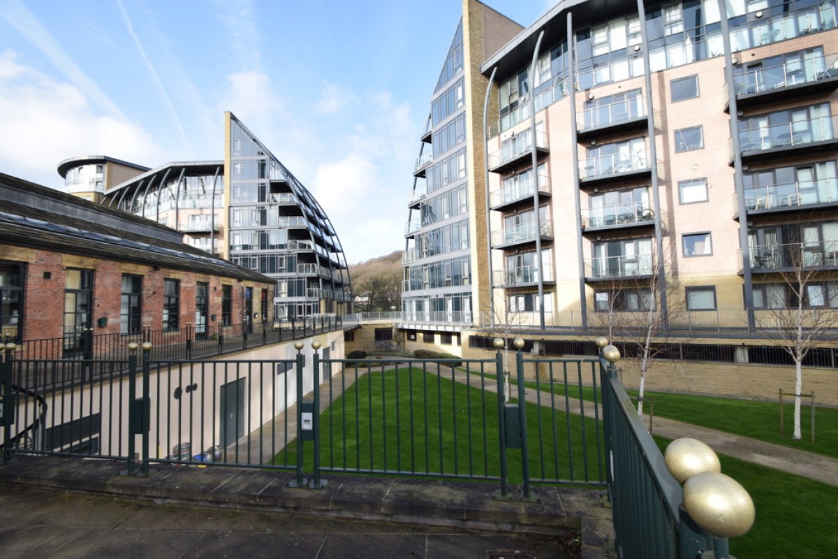 VM1, Salts Mill Road, Shipley