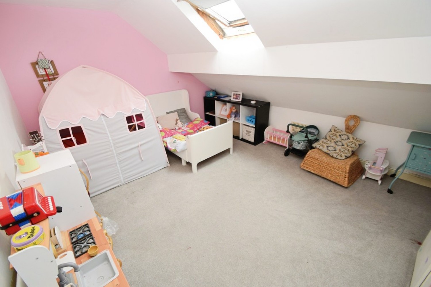 4 bedroom House for Sale Shipley, Bradford, West Yorkshire