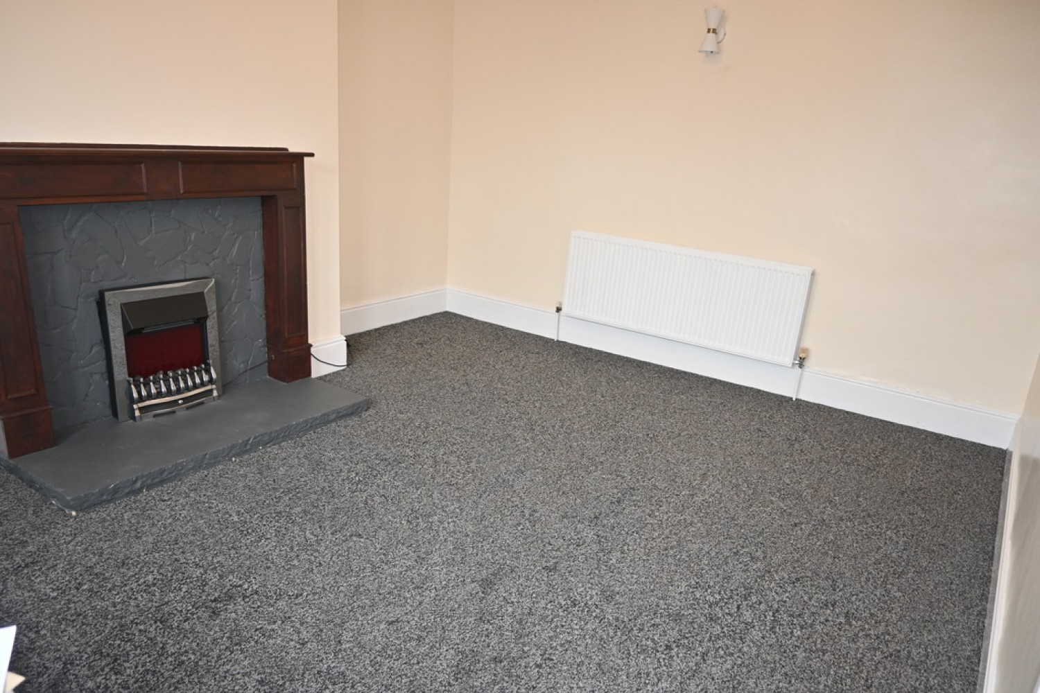 2 bedroom House for Letting Bradford Road, Idle