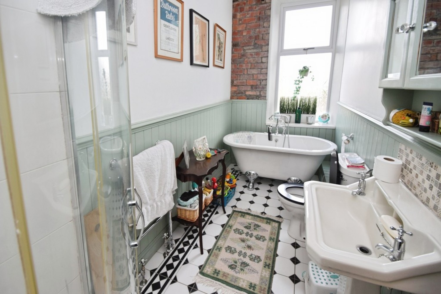 4 bedroom House in Saltaire, Bradford, West Yorkshire