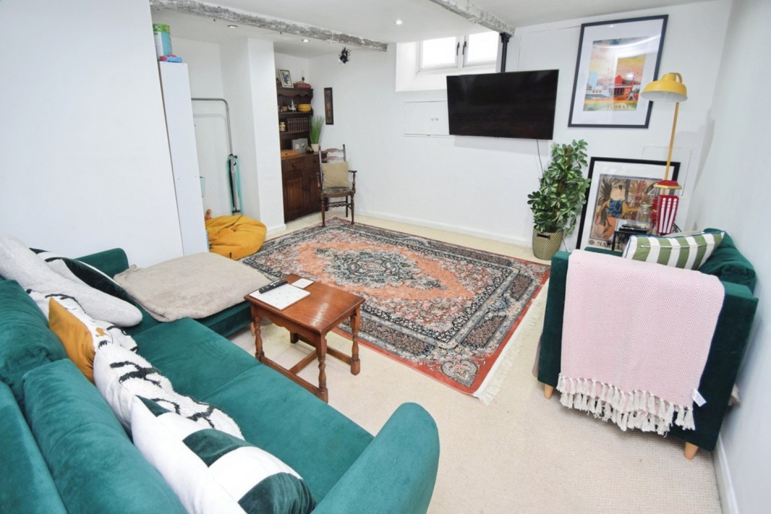 4 bedroom House in Saltaire, Bradford, West Yorkshire