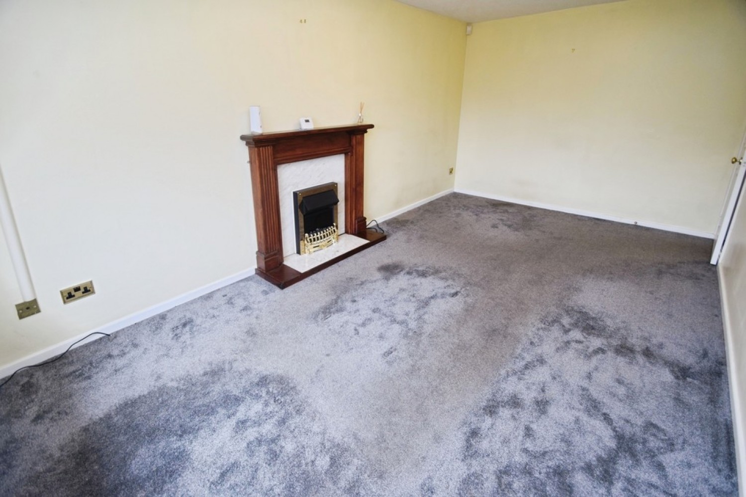 2 bedroom Bungalow for Sale Long Lee, Keighley, West Yorkshire