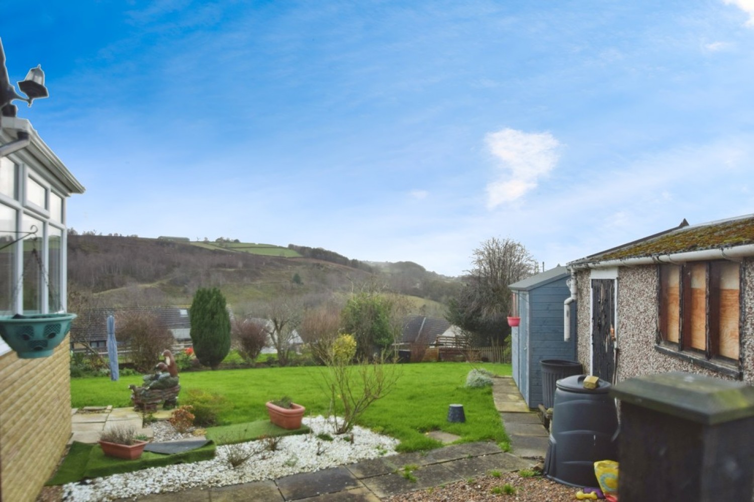 2 bedroom Bungalow for Sale Long Lee, Keighley, West Yorkshire