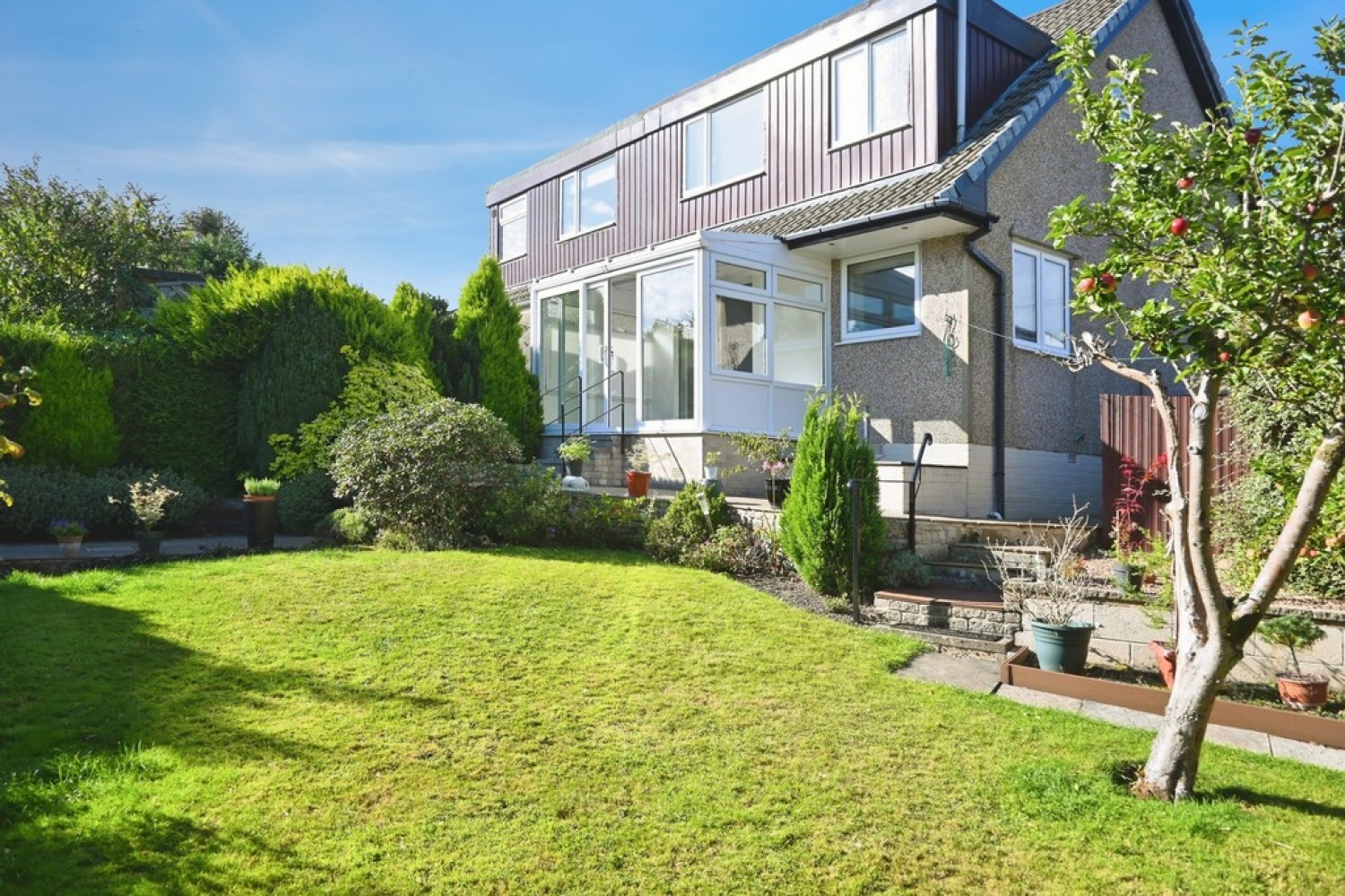 Harewood Crescent, Oakworth