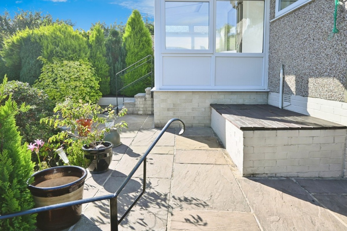 Harewood Crescent, Oakworth