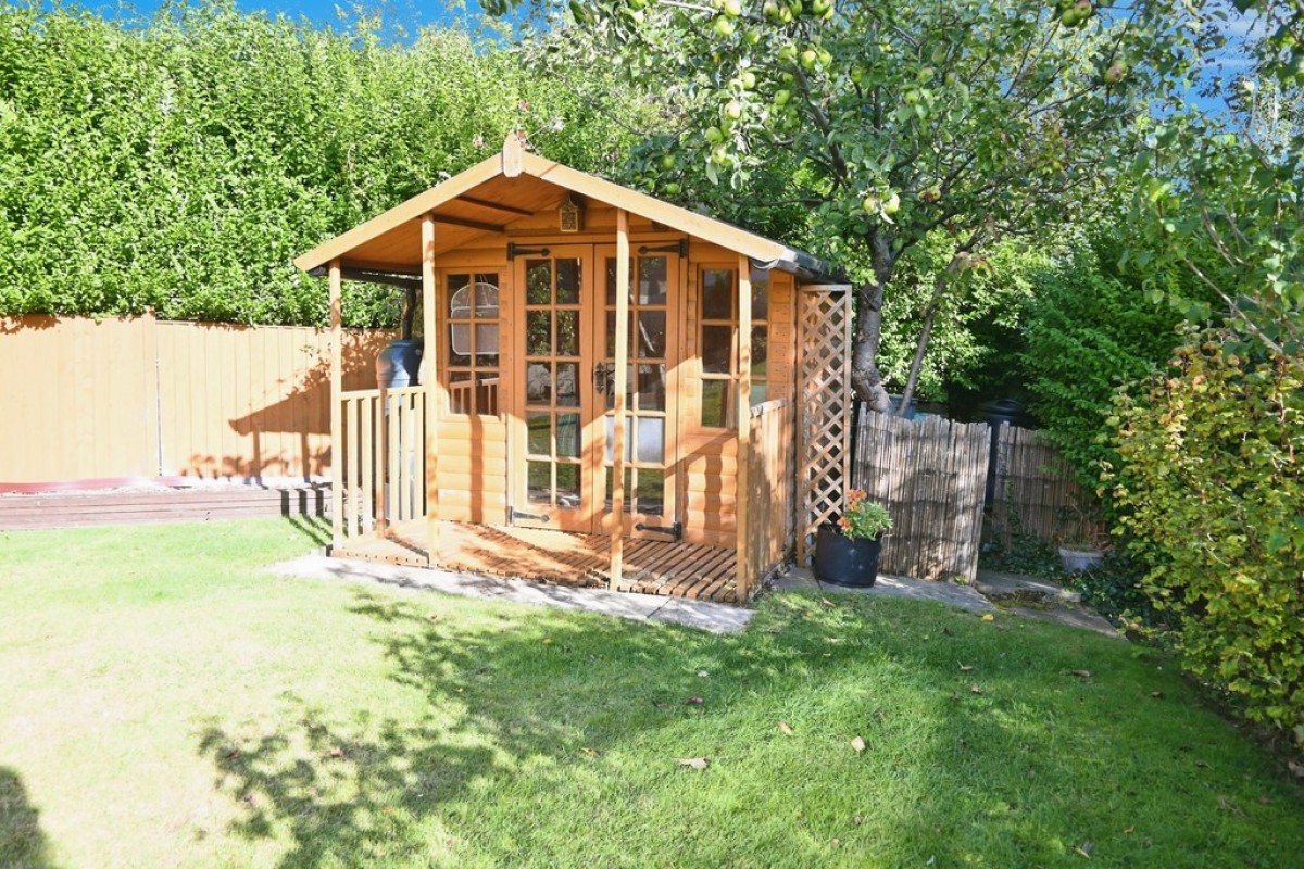 Harewood Crescent, Oakworth
