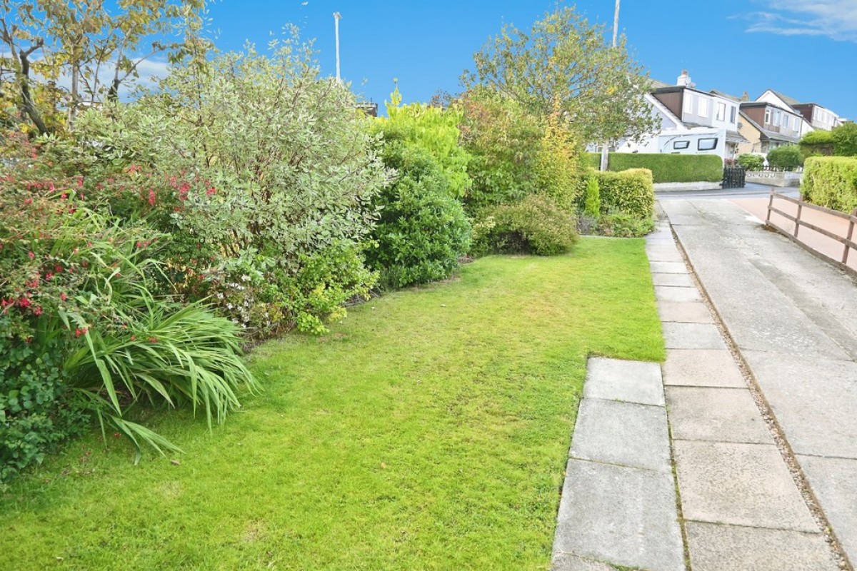 Harewood Crescent, Oakworth