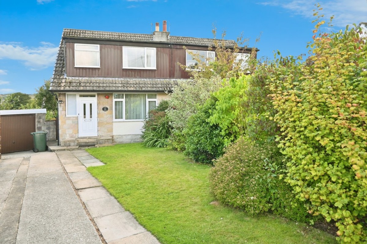 Harewood Crescent, Oakworth