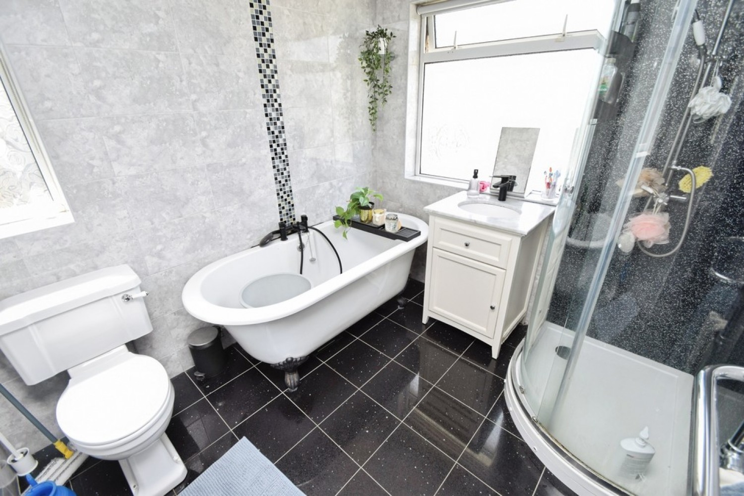 3 bedroom House for Sale Cottingley, Bradford, West Yorkshire