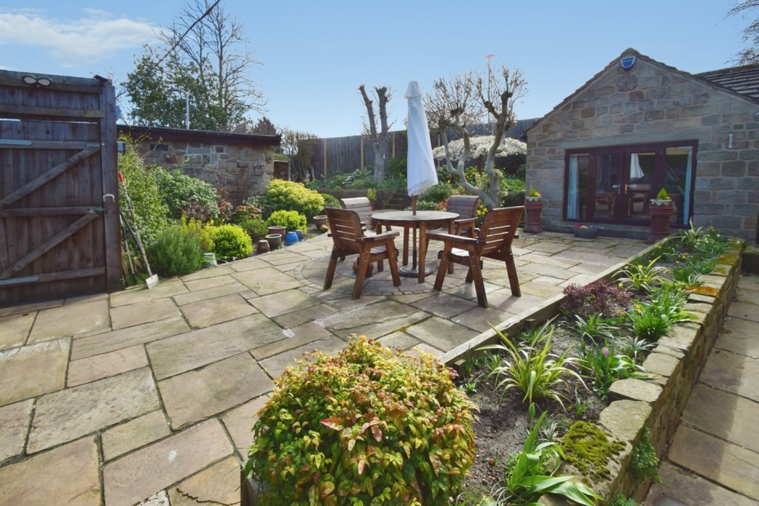 3 bedroom House for Sale New line, Bradford, West Yorkshire