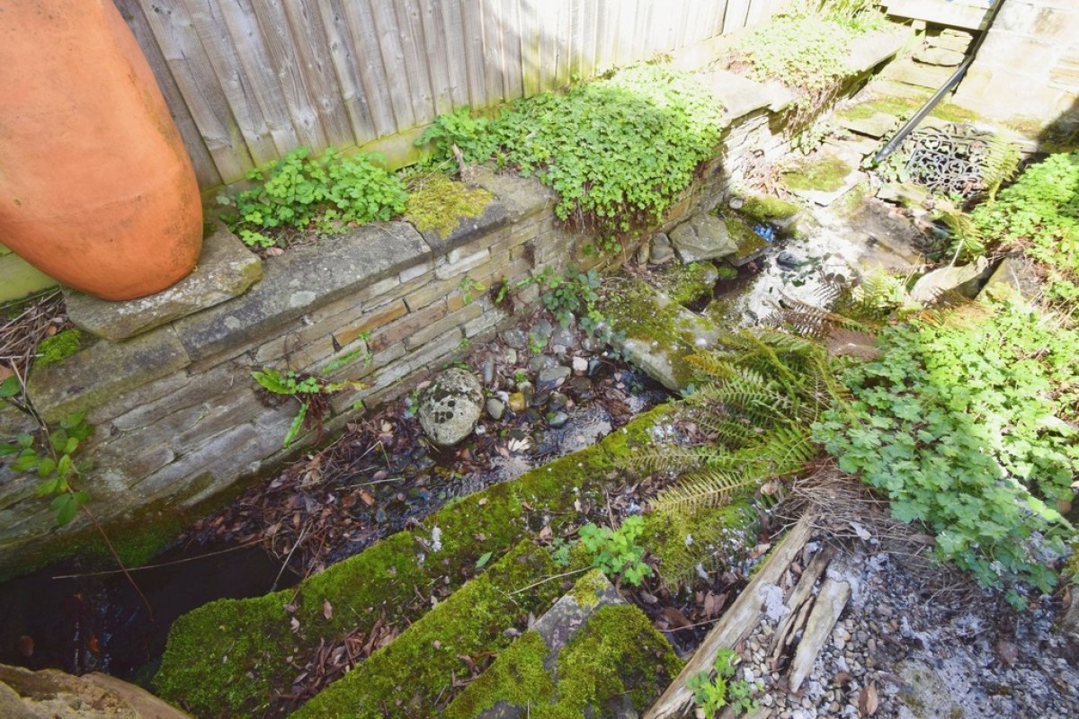 New line, Bradford, West Yorkshire